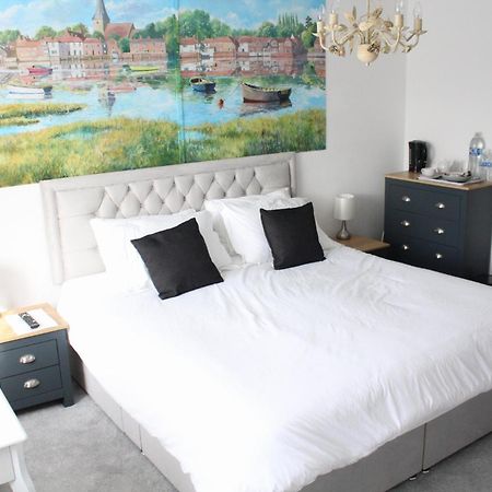Bed and Breakfast Westleigh House Fishbourne  Экстерьер фото