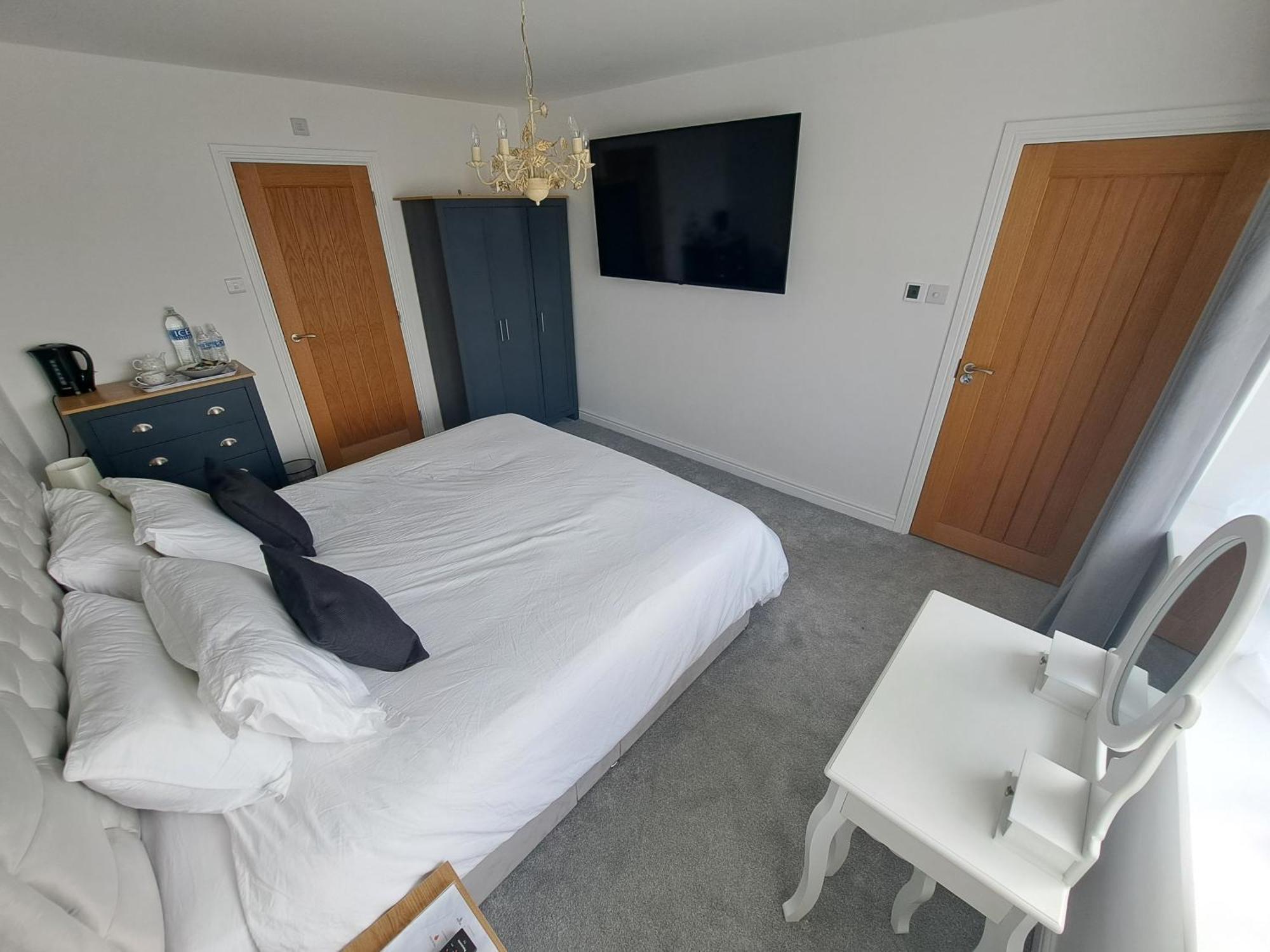 Bed and Breakfast Westleigh House Fishbourne  Экстерьер фото